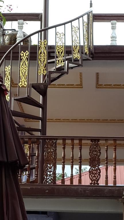 Golden Empress Hotel Nyaung Shwe Eksteriør bilde
