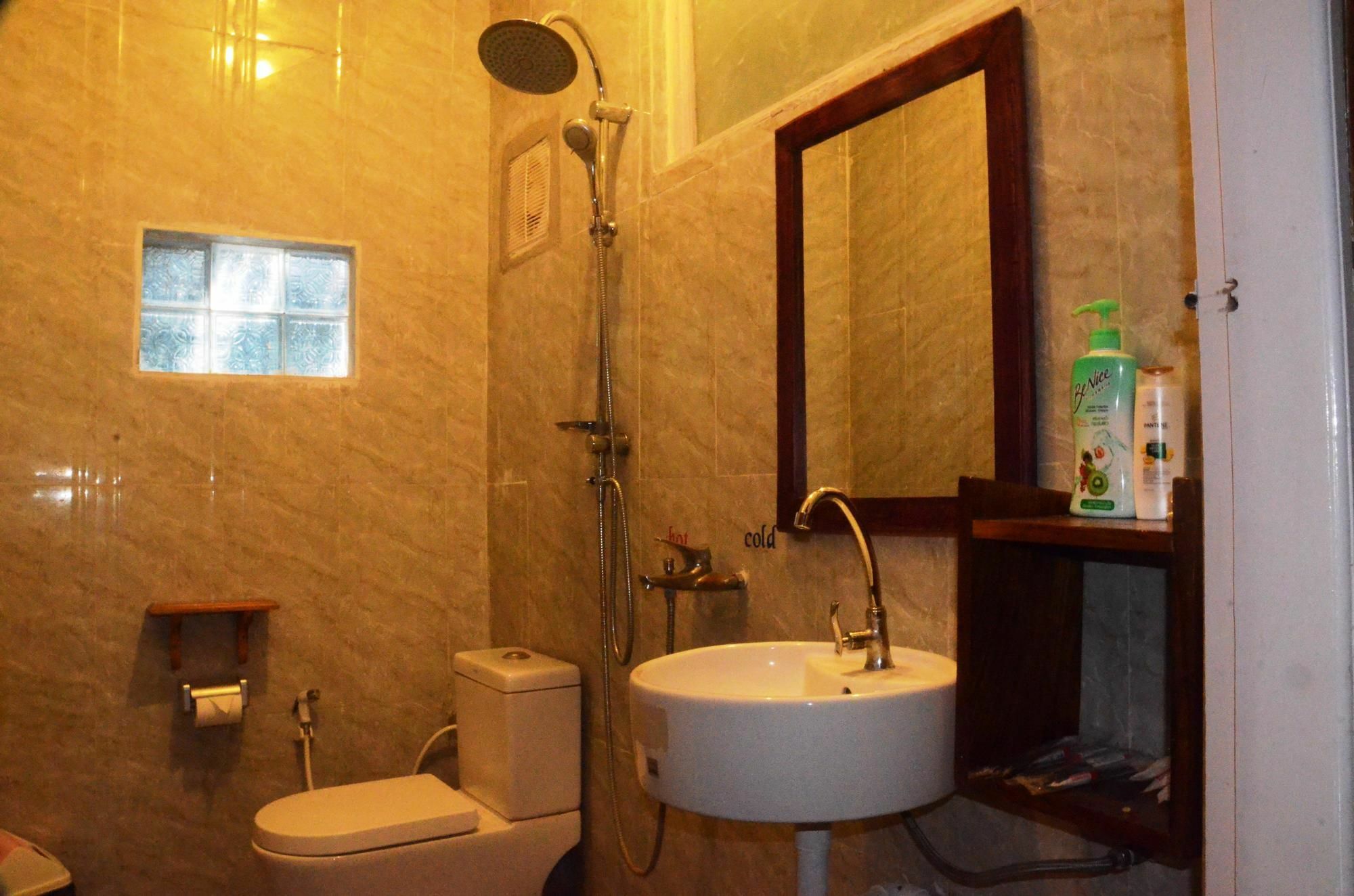 Golden Empress Hotel Nyaung Shwe Eksteriør bilde